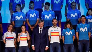 Presentación del Movistar Team 2020 con Alejandro Valverde (delante)
