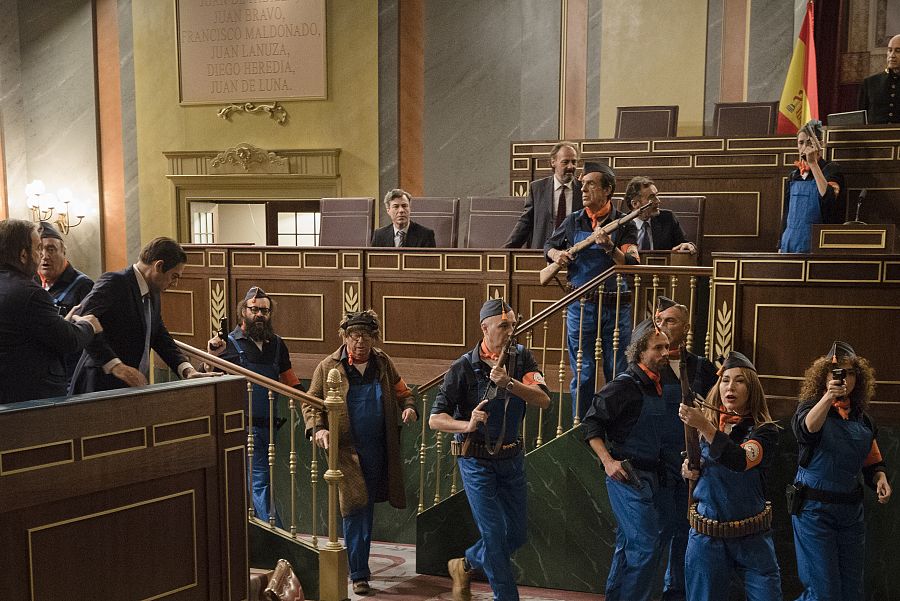 Mota y sus cómicos entran en el Congreso