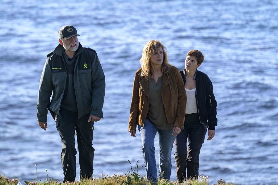 Nancho Novo, Emma Suárez e Isabel Naveira, tras el misterioso crimen