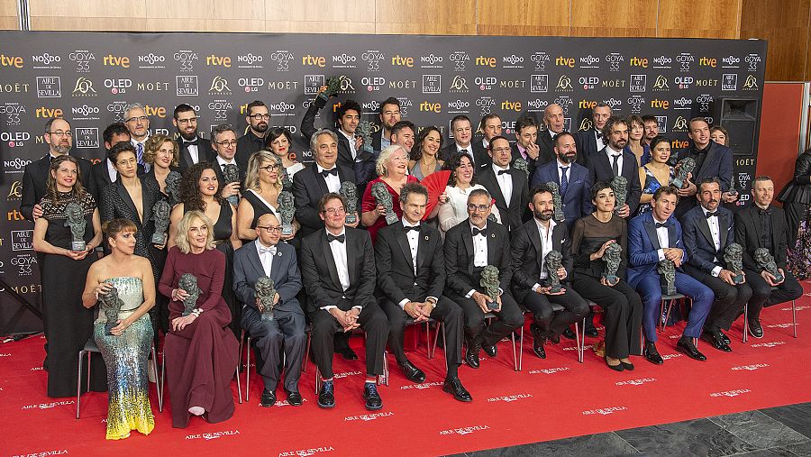 Foto de familia de los premiados de 2019