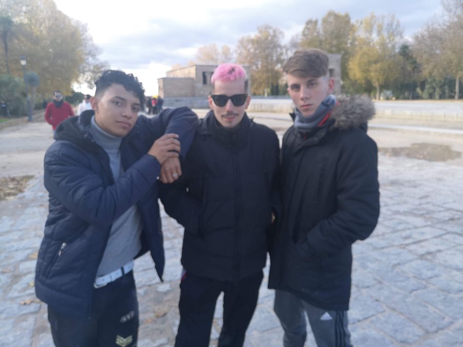 Vallest, Skone y Walls