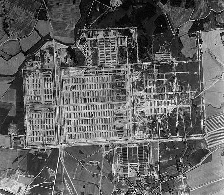 Imagen aérea del campo principal de Auschwitz @AuschwitzMuseum
