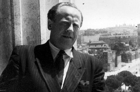 Oskar Schindler en una de las imágenes que aparece en el documental sobre su vida dirigido por Jon Blair