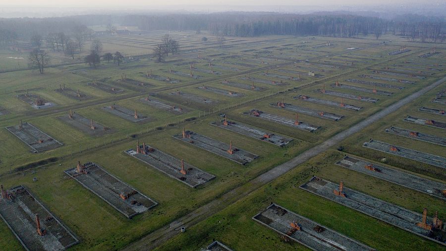 Vista aérea parcial de Birkenau en la actualidad, en la que se puede apreciar la magnitud del recinto.