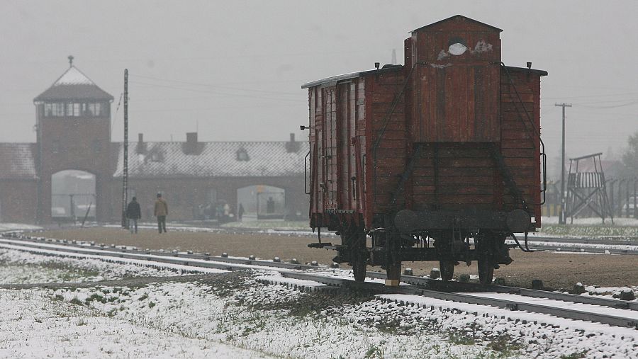 Los judíos llegaban hasta Auschwitz-Birkenau en vagones de ganado, en condiciones deplorables.
