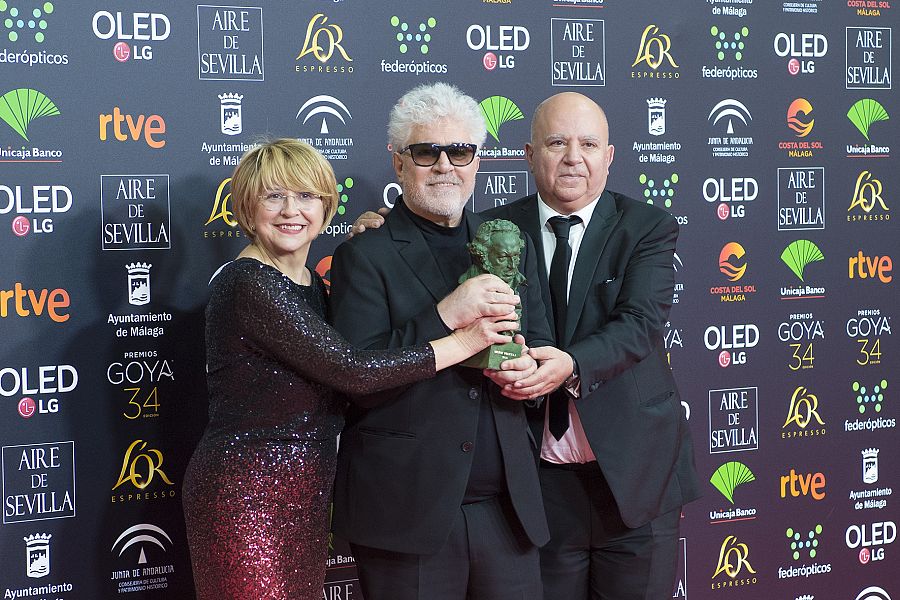 Los hermanos Almodóvar y Esther García, triunfadores de la noche