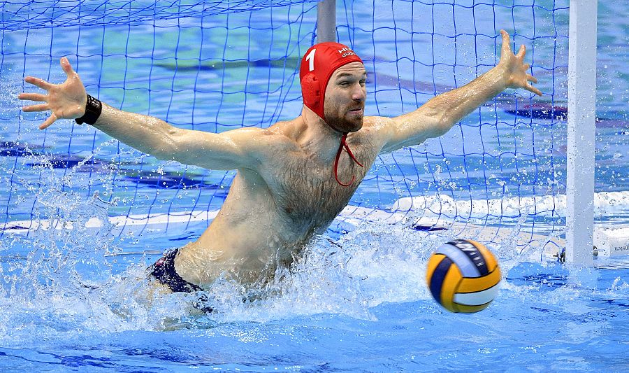 El portero húngaro, Viktor Nagy, durante la final del Europeo de waterpolo.