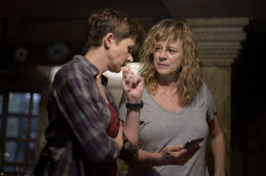 Emma Suárez e Isabel Naveira, en 'Néboa'