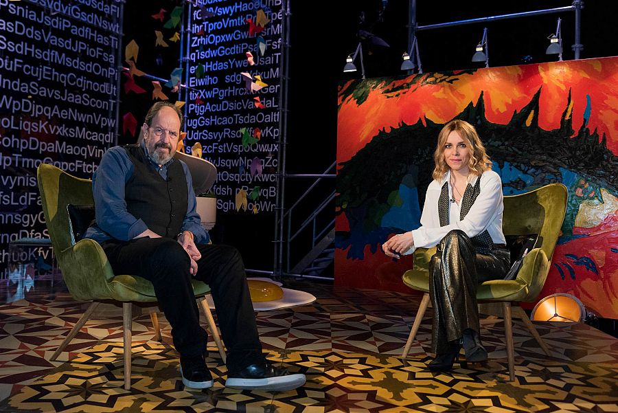 Josep Maria Pou i Tània Sarrias parlen al plató del programa