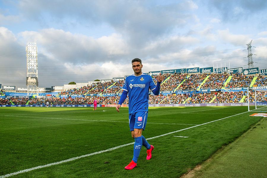 Así se despedía de su afición el hombre del partido al ser sustituido