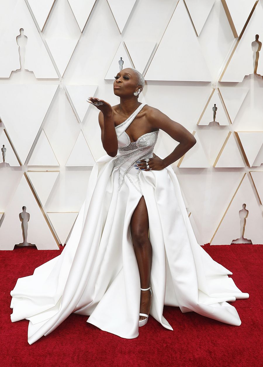 Cynthia Erivo en la alfombra roja de los Oscars 2020