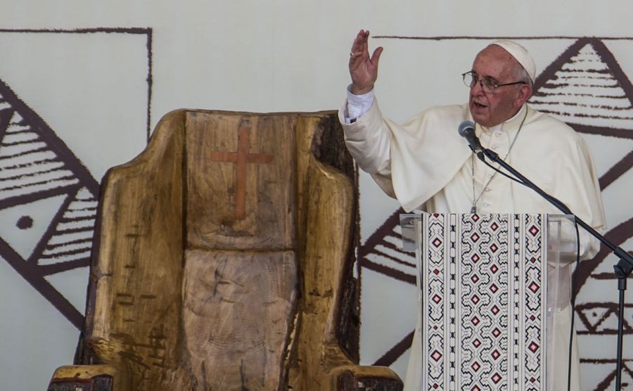El papa Francisco predica en su visita a la amazonía peruana en enero de 2018.