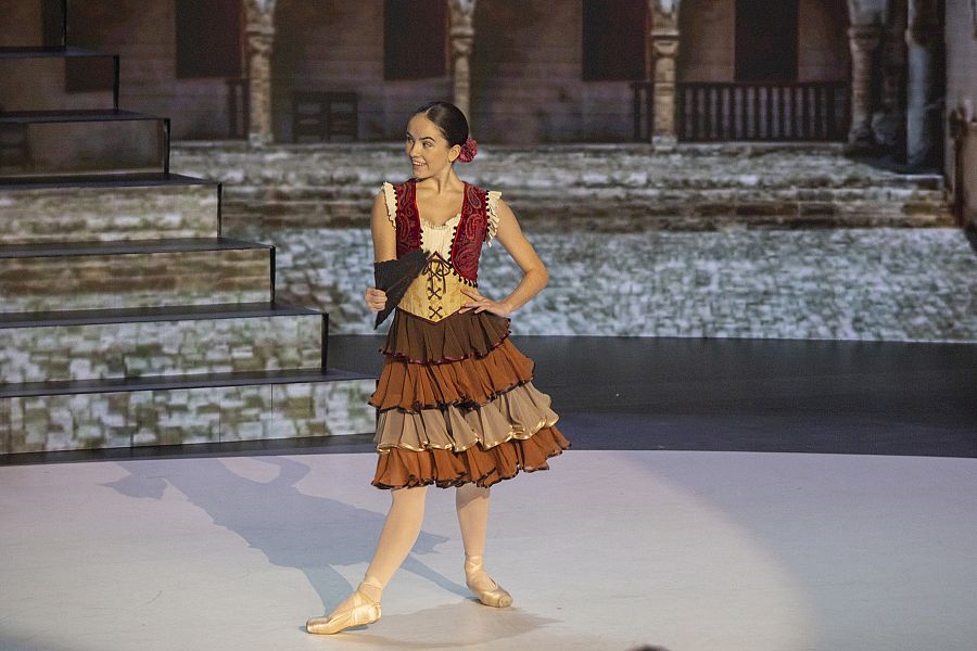 Adriana Puertolas en una actuación