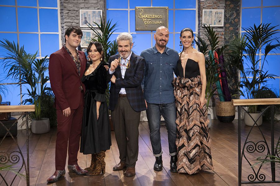 Juan Duyos, con los jueces y Raquel