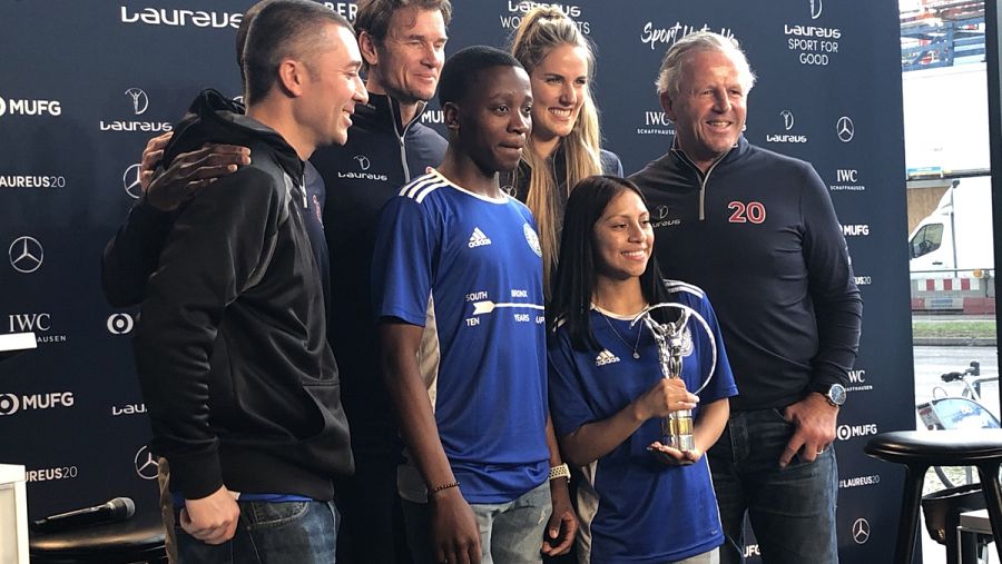 Andrew So, María Martínez y Mohamed Konaté recogen el Good for Sport