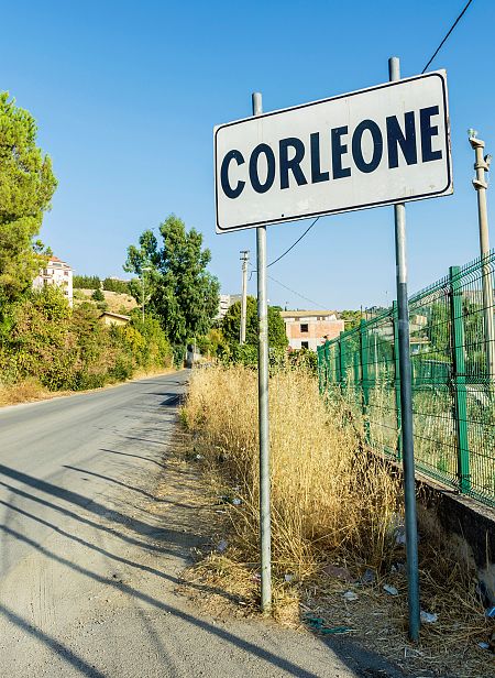 Las referencias mafiosas se han convertido en un reclamo turístico en Sicilia.