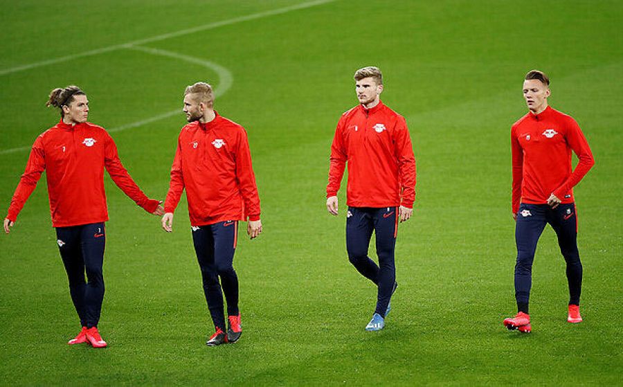 Octavos de final de Champions League: Jugadores del Leipzig entrenando antes del partido.