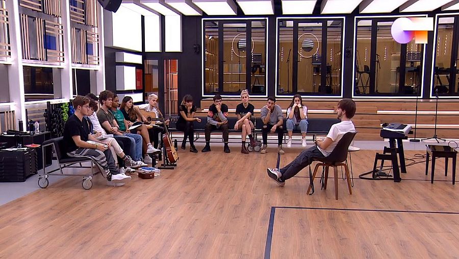 Jaime Altozano en su clase de composición con los chicos de OT 2020