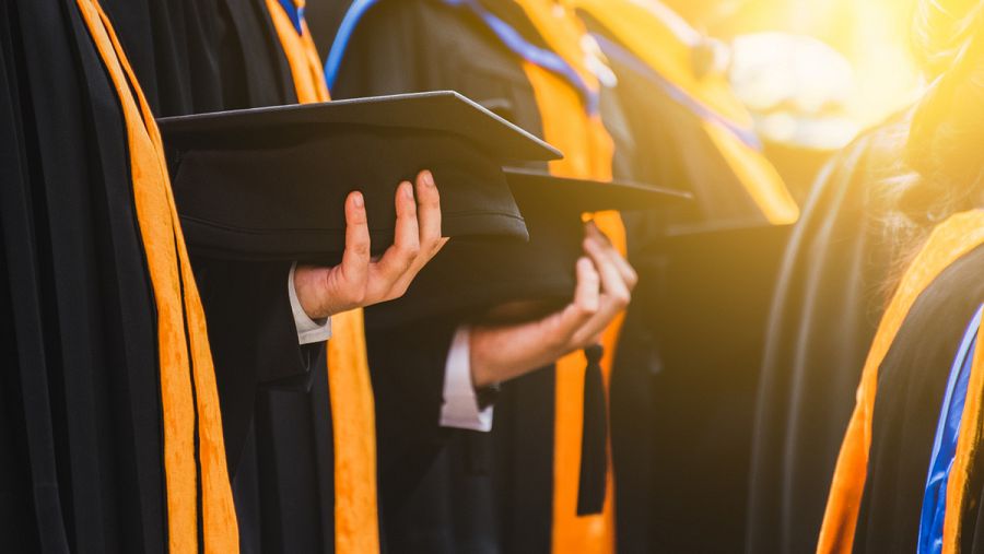 El pasado curso se matricularon casi 1,3 millones de alumnos en grados universitarios.