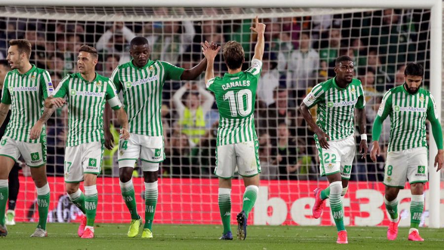 El centrocampista del Real Betis Sergio Canales