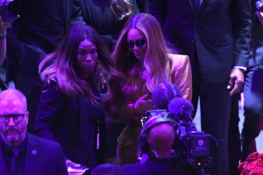 Beyonce en el homenaje a Kobe & Gianna Bryantt