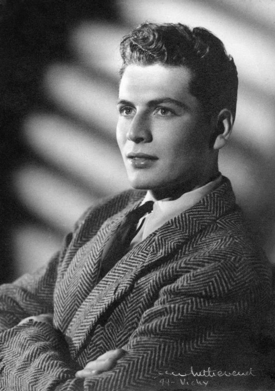 Pierre Cardin en 1944