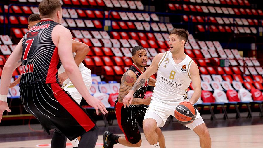 El Madrid gana al Olimpia en Milán sin público (73-78)