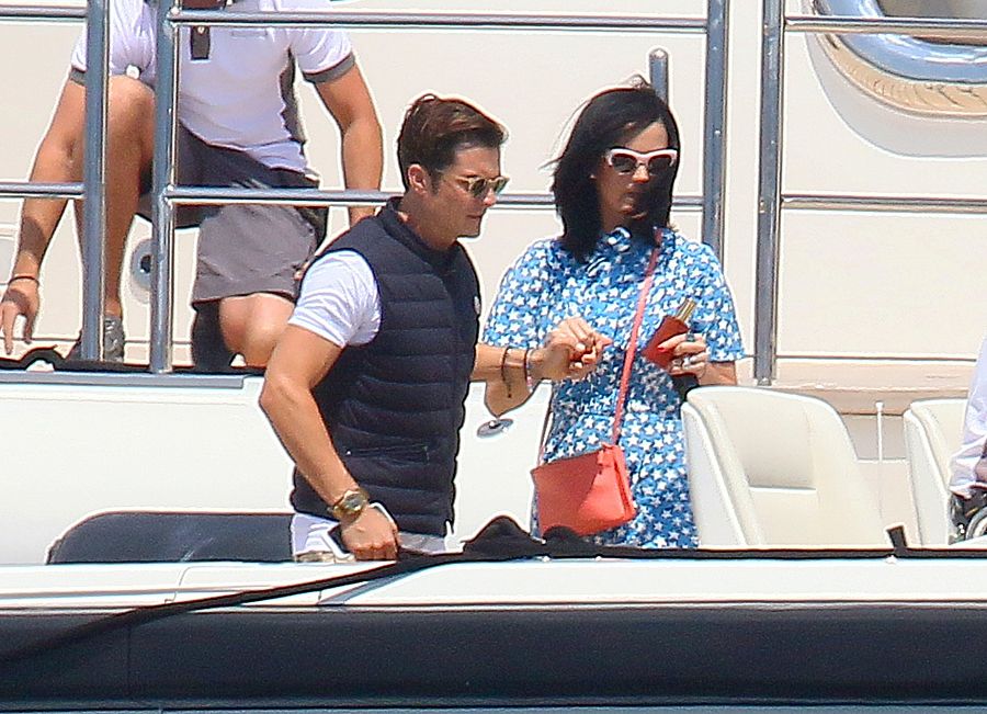 Katy Perry y Orlando Bloom en un yate en Antibes.