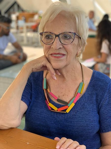 Carmen Lahoz. Maestra