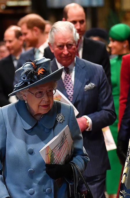 La Reina de Inglaterra, Isabel II, en el último acto oficial de los duques de Sussex