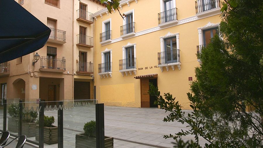 Vista des d'un lateral de la Plaça Major del Pont de Suert