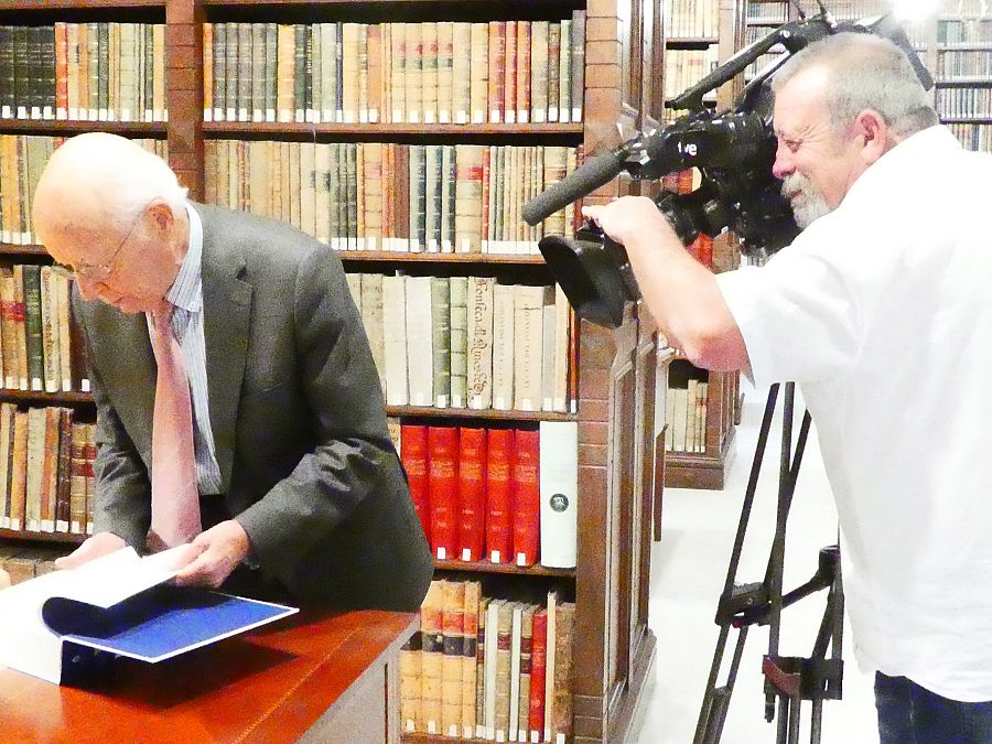 Emiio Lledó, durante la grabación del reportaje