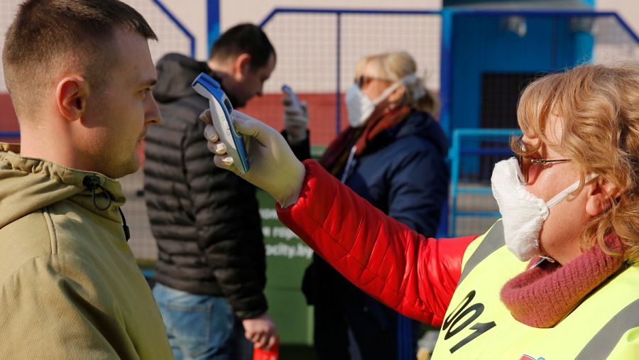 Control de temperatura a la entrada del estadio