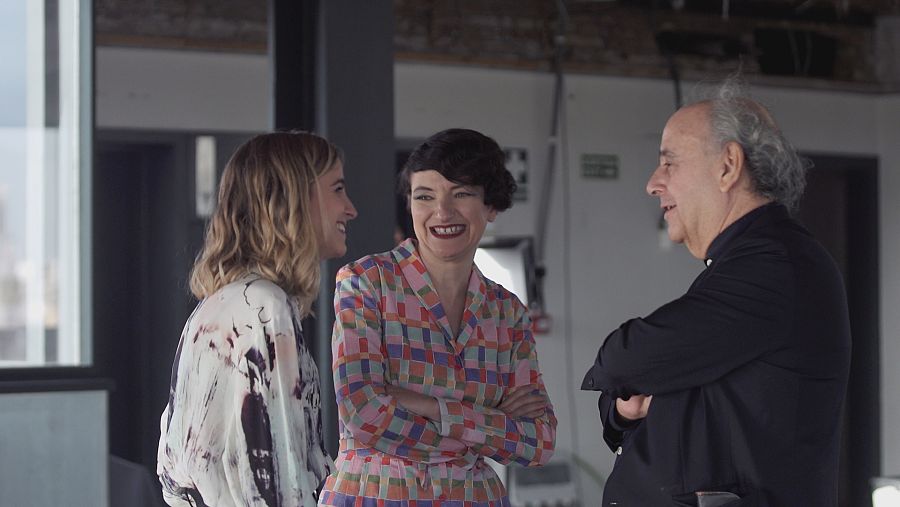 Nuria Moliner habla con los arquitectos Izaskun Chinchilla y Josep Lluís Mateo