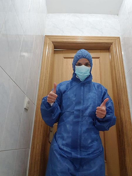 Esperanza Mendoza, con su equipo de protección individual.