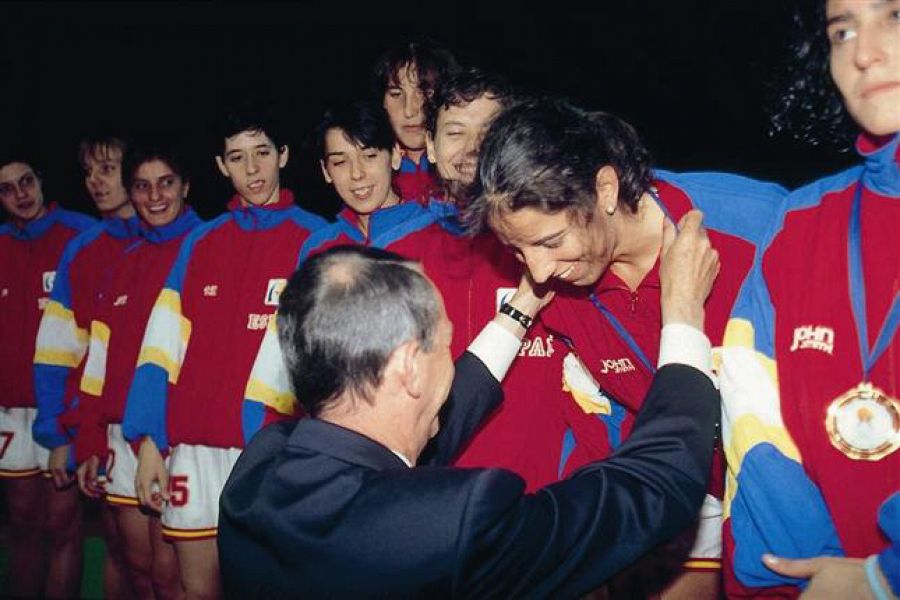 La selección femenina de baloncesto ganó su primer europeo en 1993