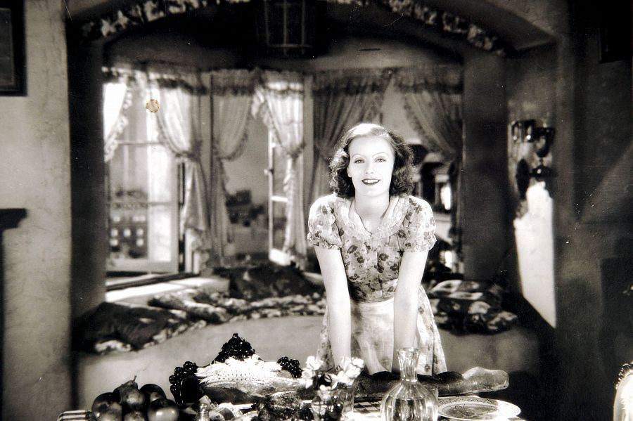 Greta Garbo rodando 'La mujer divina' (1928), una película de la que se perdieron varios rollos y cuyo título se convirtió en su apodo