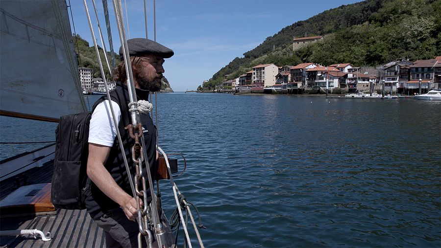 Kepa Acero, en su barco