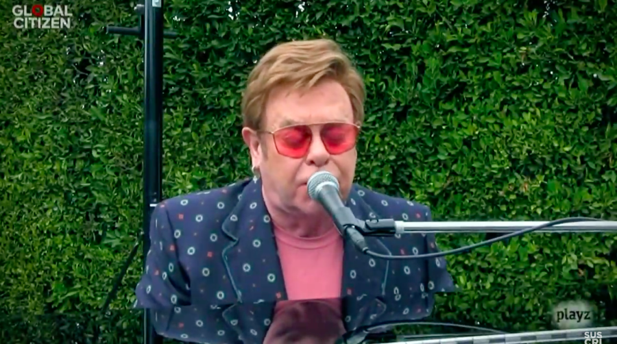 Elton John envía un mensaje de resiliencia con 