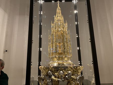 La custodia de Arfe está concebida como una torre gótica de planta hexagonal