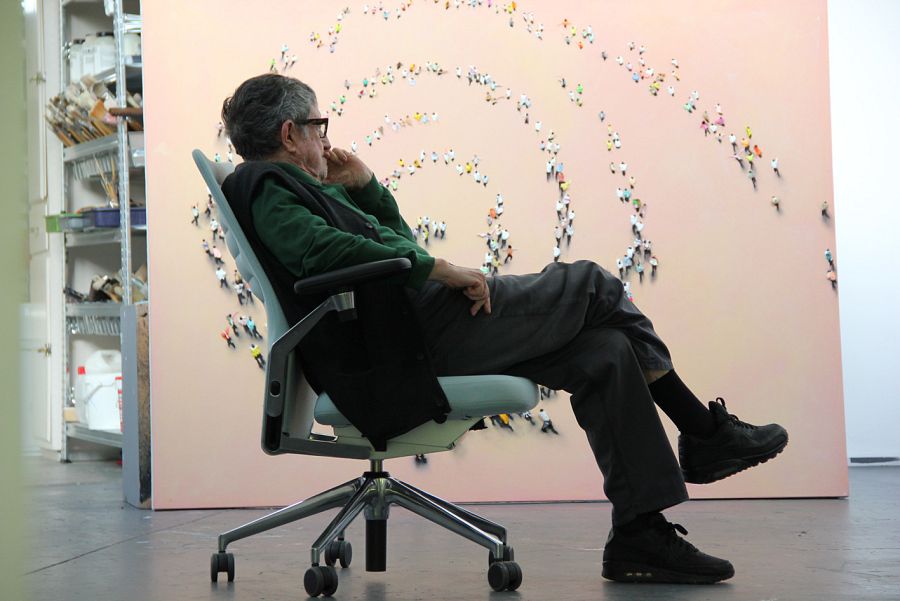 Juan Genovés, en su estudio