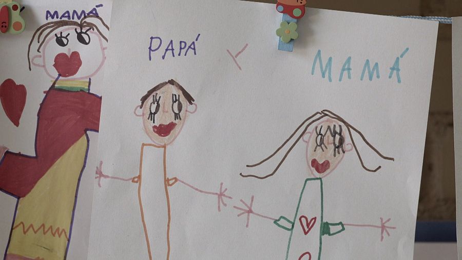 Dibujo sobre la paternidad y la maternidad