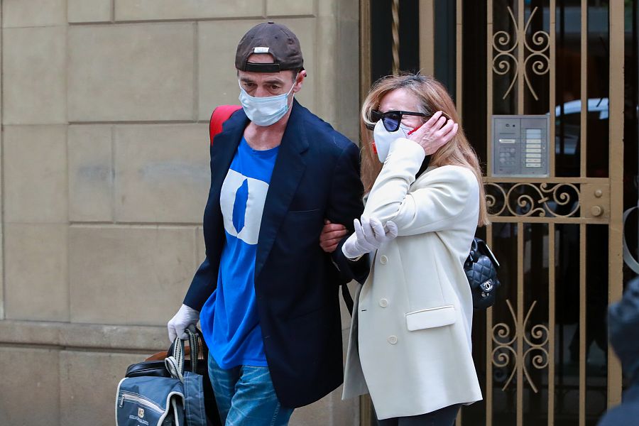 Ana Obregón y Alessandro Lequio saliendo de su apartamento de Barcelona