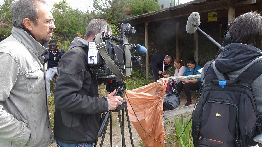 El equipo de 'Crónicas' que acompaña a los presos