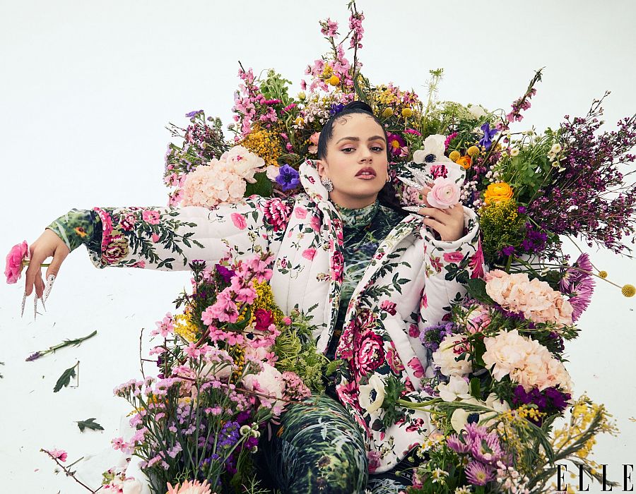 Rosalía posa para la edición de verano de la edición norteamericana de ELLE.