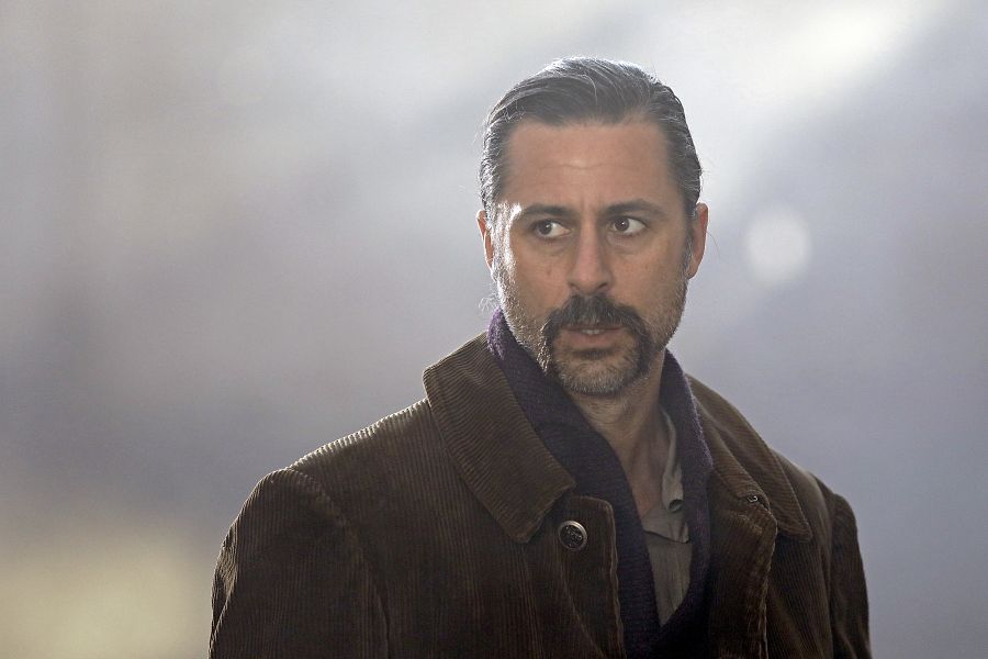Hugo Silva en una escena de El Ministerio del Tiempo