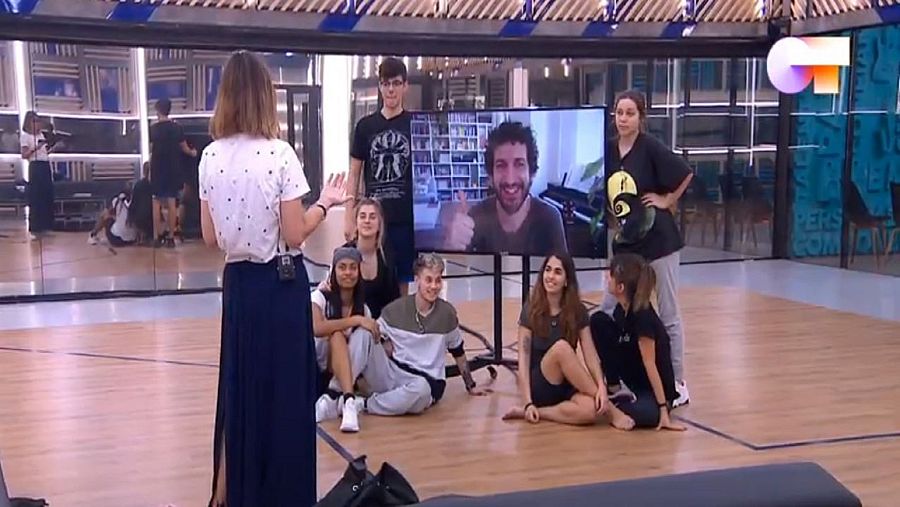 Marwan y los chicos de OT 2020 tras la clase de composión