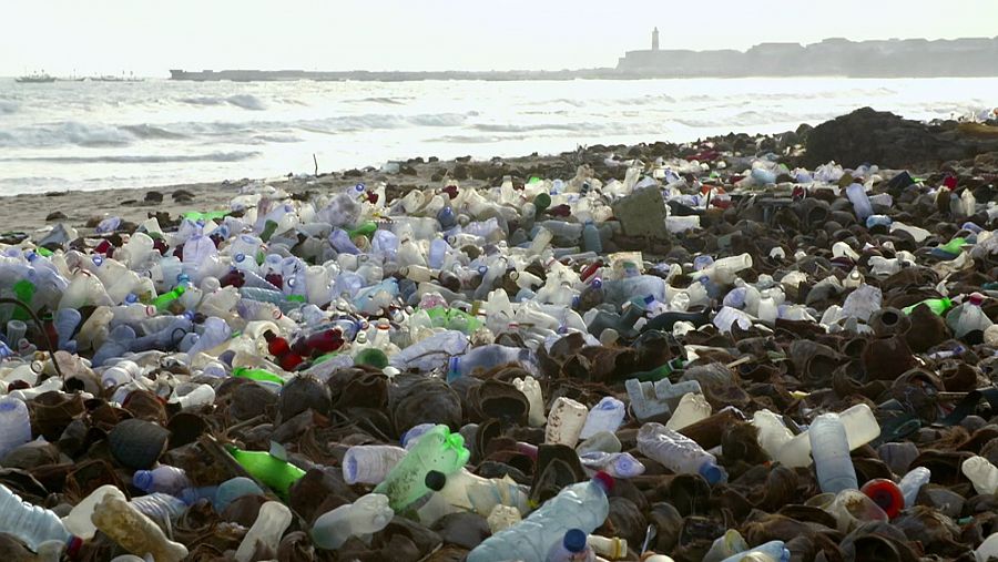 Plástico en la playa