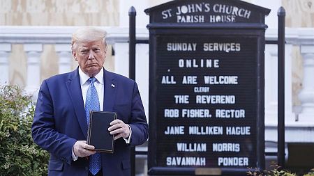 La imagen de Donald Trump con la Biblia fue tomada el 1 de junio frente a la Iglesia episcopaliana St. John de Washington.