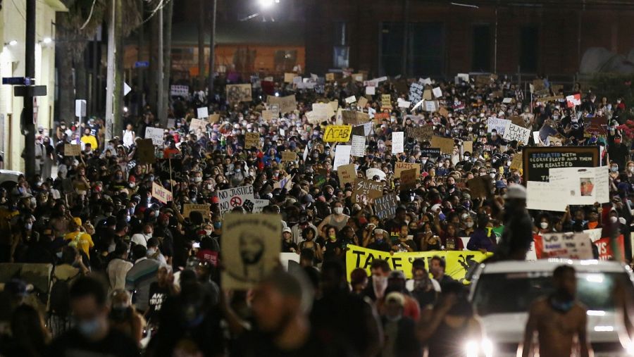 Protestas por la muerte de George Floyd bajo custodia policial, en Nueva Orleans, Louisiana, EE.UU.